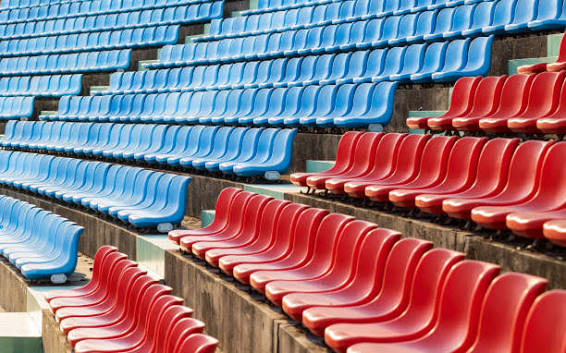 Tribüne mit 500 Sitzplätzen für Sporthallen professionell planen